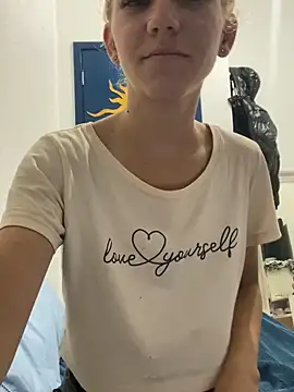 Bruna551 online show from 4, 10, 2025