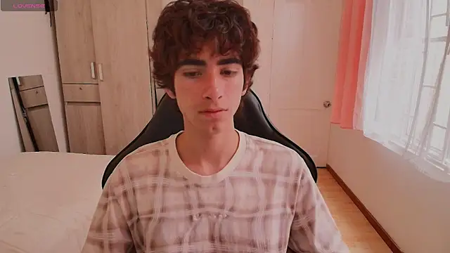 Nude Boy18 online show from 17, 9, 2025