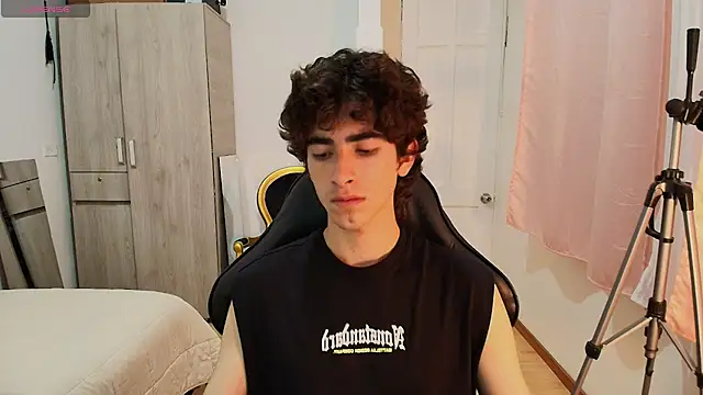 Nude Boy18 online show from 21, 9, 2025