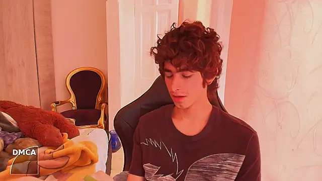 Nude Boy18 online show from 3, 10, 2025