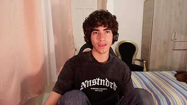 Nude Boy18 online show from 7, 10, 2025