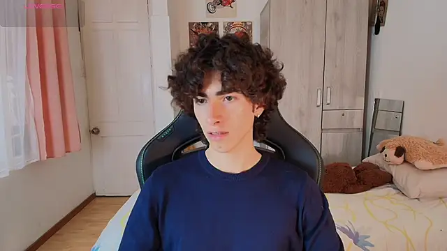 Nude Boy18 online show from 6, 1, 2026