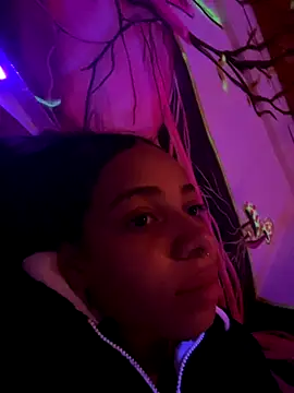 yumi hanna online show from 21, 9, 2025