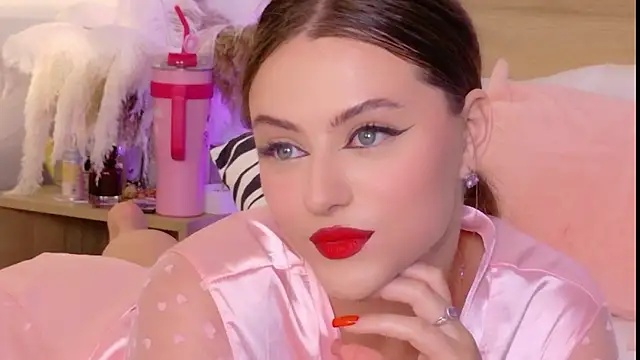 Sienna Voss online show from 5, 10, 2025