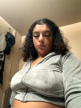 Snapshot of allybluee777 chatting on 5, 12, 2025 allybluee777 online show from 5, 12, 2025