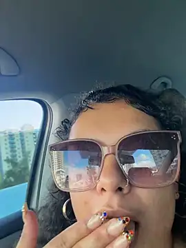 Snapshot of allybluee777 chatting on 18, 12, 2025 allybluee777 online show from 18, 12, 2025