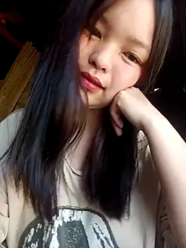 XoiXoi232 online show from 8, 4, 2026