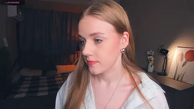 Snapshot of OdellaFrake chatting on 18, 9, 2025 OdellaFrake online show from 18, 9, 2025
