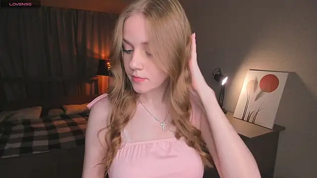 Snapshot of OdellaFrake chatting on 12, 10, 2025 OdellaFrake online show from 12, 10, 2025