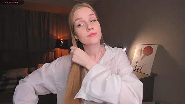 Snapshot of OdellaFrake chatting on 16, 10, 2025 OdellaFrake online show from 16, 10, 2025