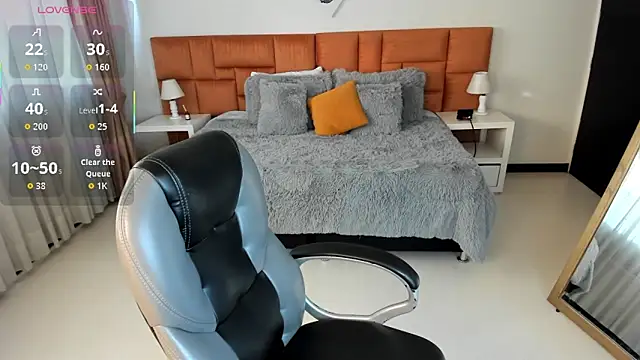 Catti Brie online show from 9, 10, 2025