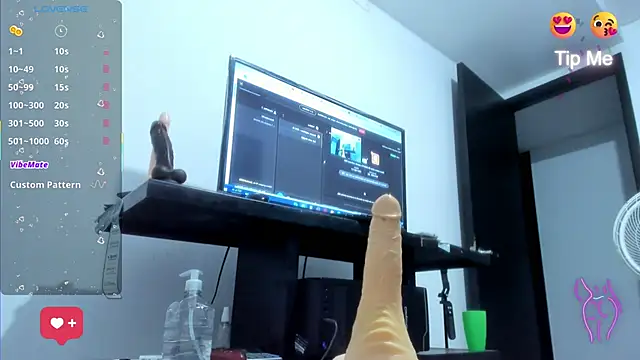 Snapshot of Alicia_Whitee chatting on 2, 10, 2025 Alicia Whitee online show from 2, 10, 2025