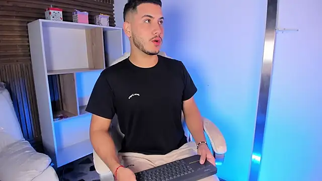 Axel grey  online show from 20, 9, 2025