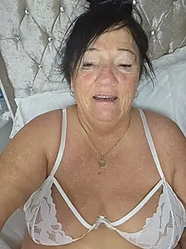 Snapshot of Angeldelightt chatting on 3, 11, 2025 Angeldelightt online show from 3, 11, 2025