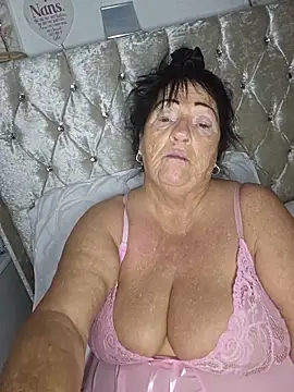 Snapshot of Angeldelightt chatting on 13, 11, 2025 Angeldelightt online show from 13, 11, 2025