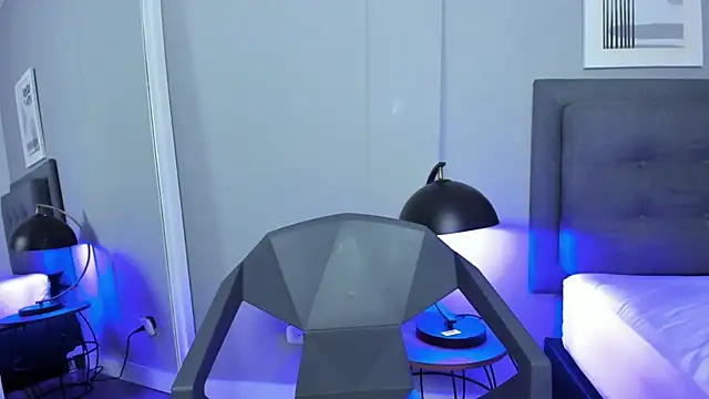 Tylerffoxx online show from 6, 11, 2025