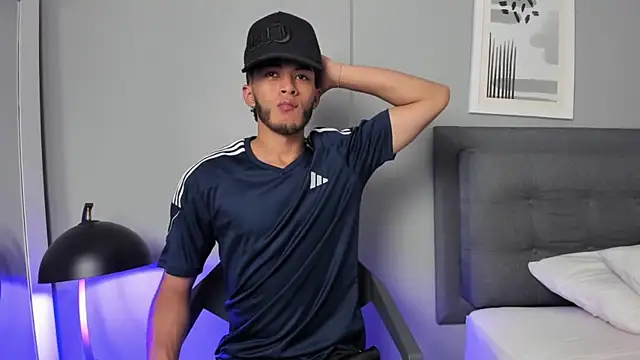 Tylerffoxx online show from 7, 4, 2026