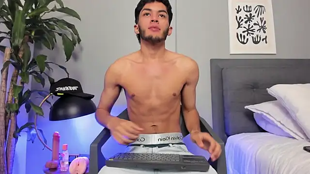 Tylerffoxx online show from 5, 7, 2026
