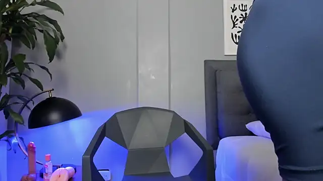 Tylerffoxx online show from 9, 7, 2026