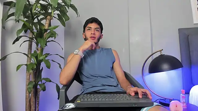 Tylerffoxx online show from 14, 7, 2026