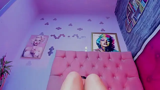 Snapshot of Megan_Luxe chatting on 30, 11, 2025 Megan Luxe online show from 30, 11, 2025