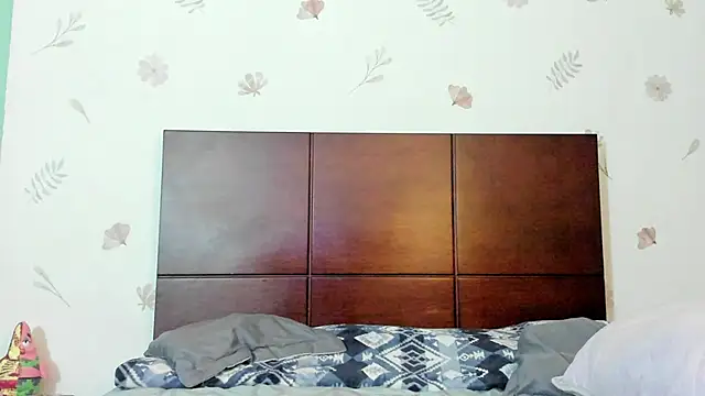 Snapshot of marie_pourtoii chatting on 25, 9, 2025 marie pourtoii online show from 25, 9, 2025