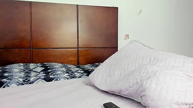 Snapshot of marie_pourtoii chatting on 15, 11, 2025 marie pourtoii online show from 15, 11, 2025