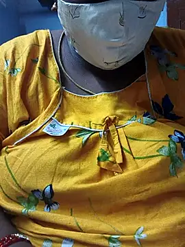 Snapshot of TAMIL_ELAKKIYA chatting on 19, 11, 2025 TAMIL ELAKKIYA online show from 19, 11, 2025