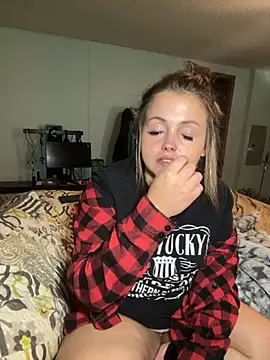 Snapshot of JuicyExxxperience chatting on 15, 10, 2025 JuicyExxxperience online show from 15, 10, 2025