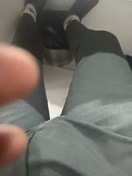 Snapshot of hotboy43339 chatting on 12, 9, 2025 hotboy43339 online show from 12, 9, 2025