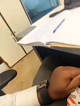 Snapshot of hotboy43339 chatting on 10, 10, 2025 hotboy43339 online show from 10, 10, 2025