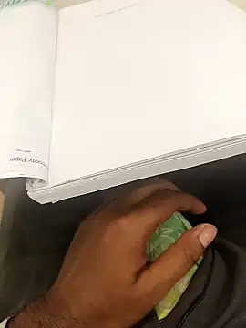 Snapshot of hotboy43339 chatting on 5, 12, 2025 hotboy43339 online show from 5, 12, 2025