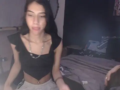 Snapshot of Dara-montenegro chatting on 13, 10, 2025 Dara-montenegro online show from 13, 10, 2025