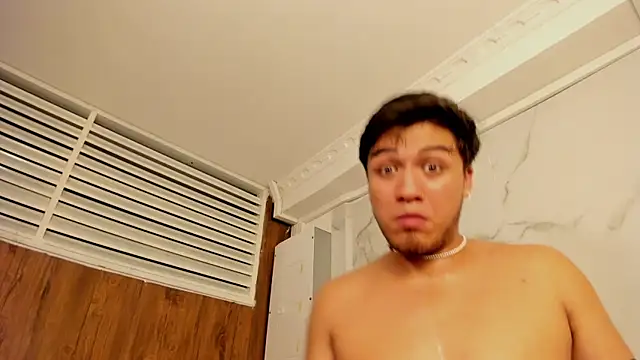 Snapshot of juanmechanic_ chatting on 15, 11, 2025 juanmechanic online show from 15, 11, 2025