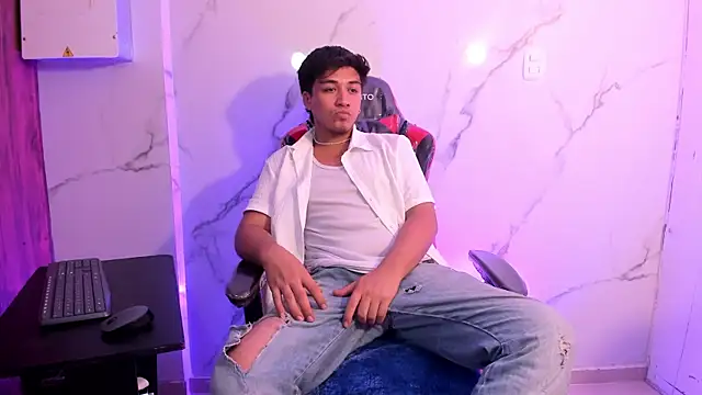 Snapshot of juanmechanic_ chatting on 16, 12, 2025 juanmechanic online show from 16, 12, 2025