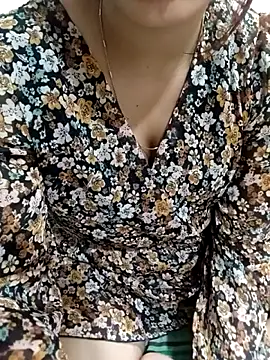 Snapshot of blueeyegirl22 chatting on 1, 12, 2025 blueeyegirl22 online show from 1, 12, 2025