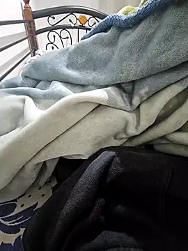 Snapshot of fena-sikerimmm chatting on 25, 10, 2025 fena-sikerimmm online show from 25, 10, 2025