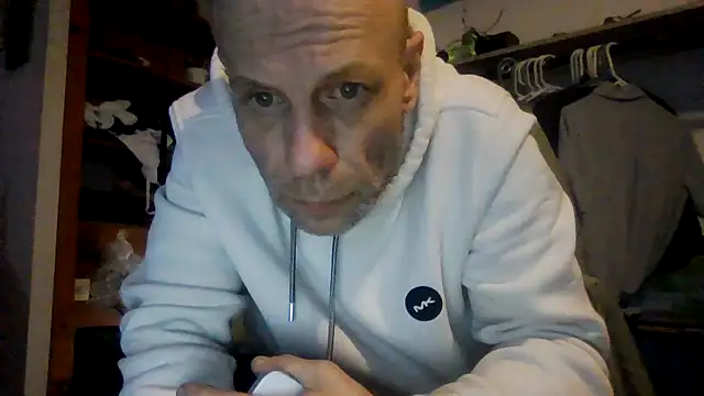 Snapshot of bifreakyfun chatting on 3, 2, 2026 bifreakyfun online show from 3, 2, 2026