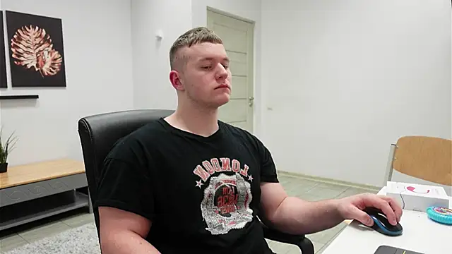 Snapshot of Richard_Dullas chatting on 25, 11, 2025 Richard Dullas online show from 25, 11, 2025