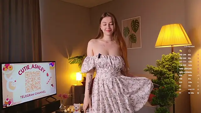 Snapshot of Luna_Foxy chatting on 16, 9, 2025 Luna Foxy online show from 16, 9, 2025