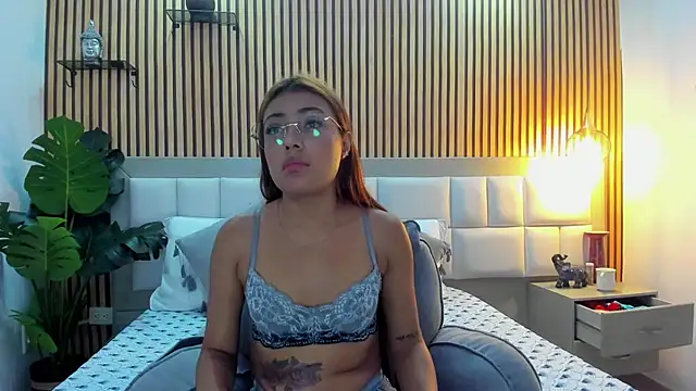 Snapshot of KattyBonnie chatting on 19, 11, 2025 KattyBonnie online show from 19, 11, 2025