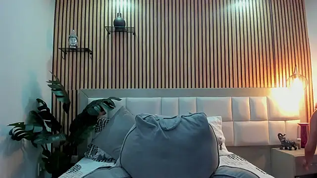 Snapshot of KattyBonnie chatting on 2, 12, 2025 KattyBonnie online show from 2, 12, 2025