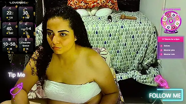 Snapshot of _naughty_milf chatting on 16, 12, 2025 naughty milf online show from 16, 12, 2025