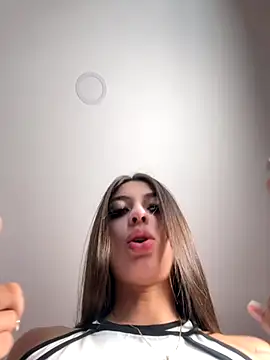 Snapshot of Mavii_ chatting on 28, 9, 2025 Mavii online show from 28, 9, 2025