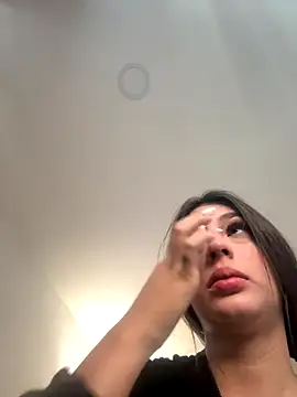 Snapshot of Mavii_ chatting on 15, 10, 2025 Mavii online show from 15, 10, 2025