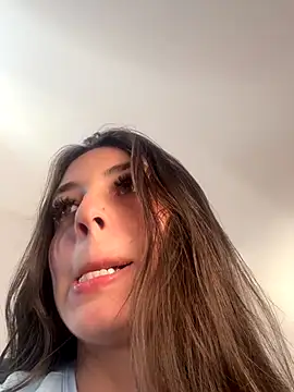 Snapshot of Mavii_ chatting on 11, 11, 2025 Mavii online show from 11, 11, 2025