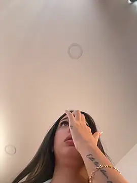 Snapshot of Mavii_ chatting on 20, 11, 2025 Mavii online show from 20, 11, 2025