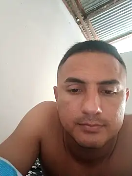 Snapshot of Geral_Yeraldyn09 chatting on 18, 12, 2025 Geral Yeraldyn09 online show from 18, 12, 2025