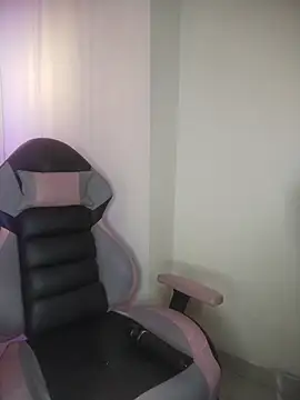 Snapshot of Dom_venena chatting on 23, 11, 2025 Dom venena online show from 23, 11, 2025