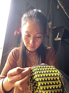 Huong-Ly online show from 8, 10, 2025